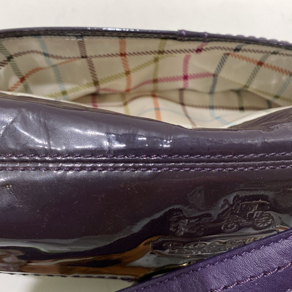 COACH (# Z17205) Purple Patent Leather Shoulder Bag - Picture 8 of 15